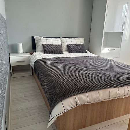 Studio Home 奥内什蒂 外观 照片