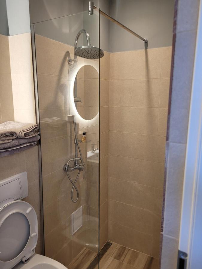 Studio Home 奥内什蒂 外观 照片